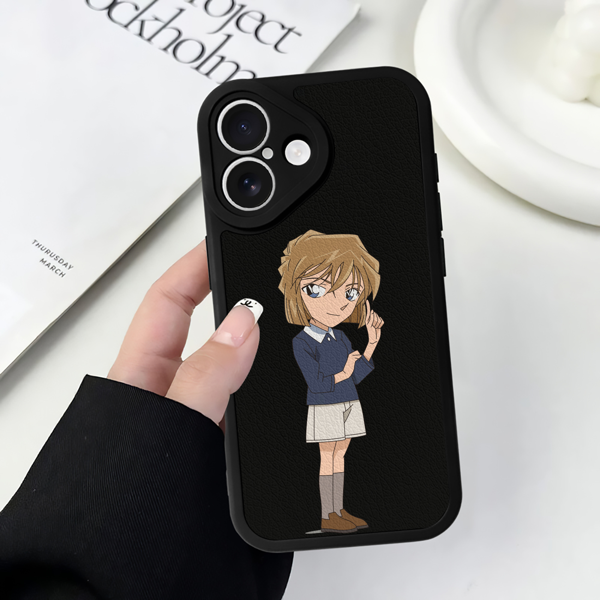 （画像用） 名探偵コナン 灰原 哀 はいばら あい Detective Conan Anita Hailey、Vi Graythorn Haibara Ai 【iPhone 16シリーズ対応】シリコンスマホケース（レザー調） 材質：シリコン